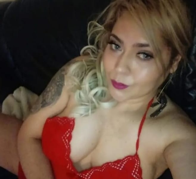 Rubia completa en almendralejo