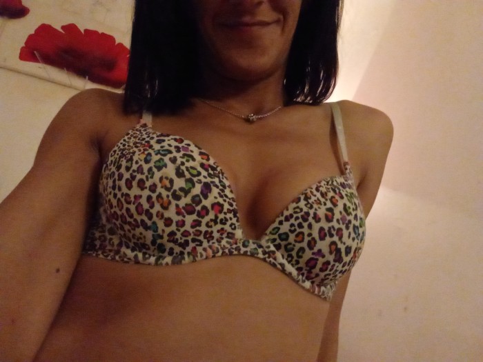 Morbosa fiestera CERCA D PINOSO morena