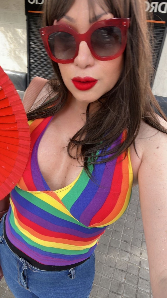 JUEGOS. CARICIAS. MORBO MASAJE EN CAMILLA