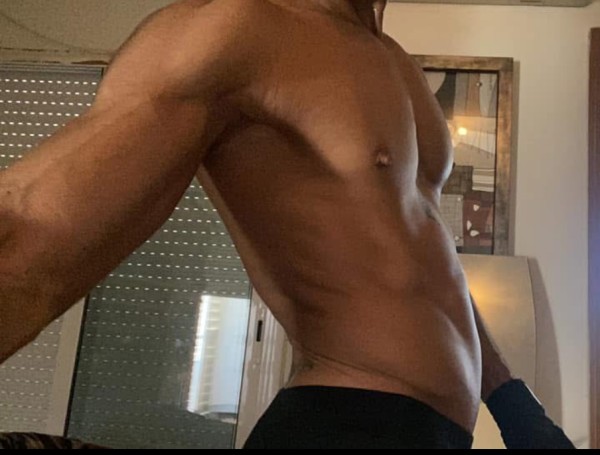 Tio gay masculino en terrassa versátil