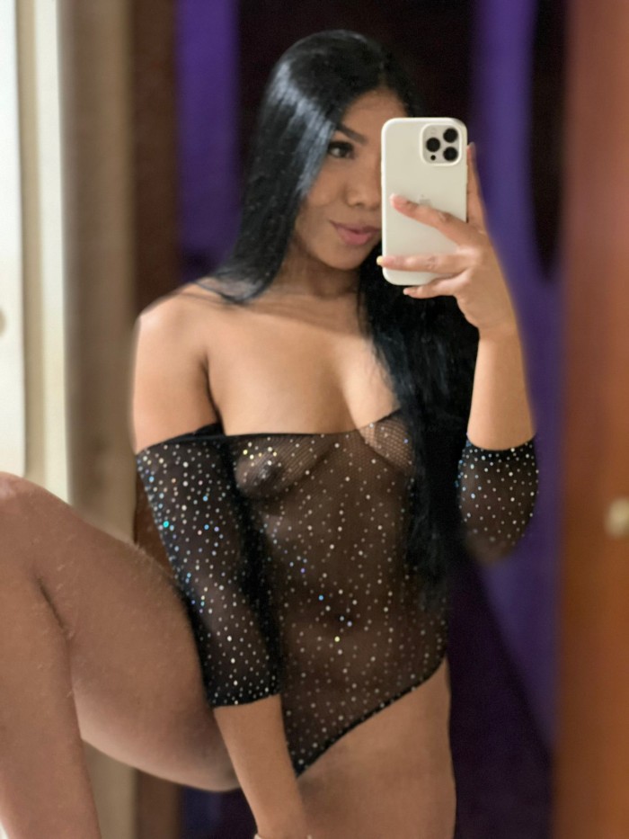 ENCANTADORA Y DIVERTIDA