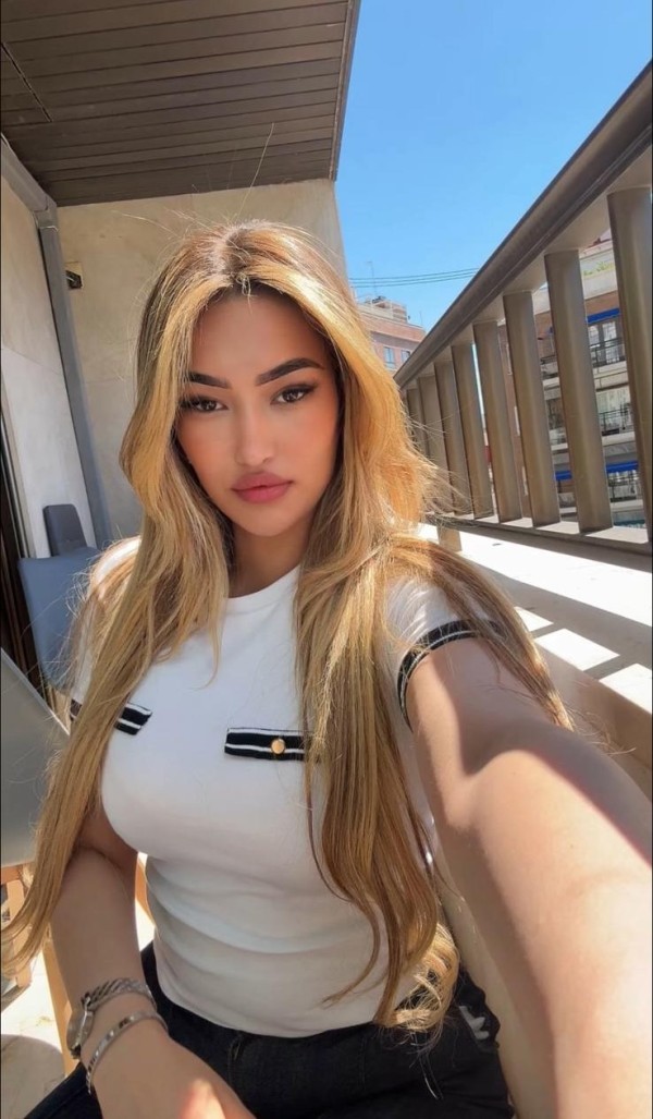 Lucia – Española Acompañante de Lujo en Ibiza