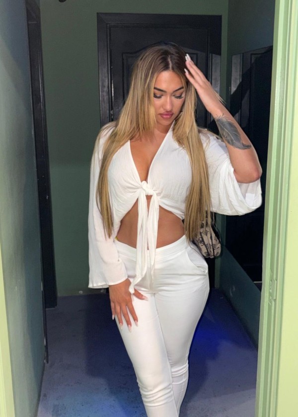 Lucia – Española Acompañante de Lujo en Ibiza