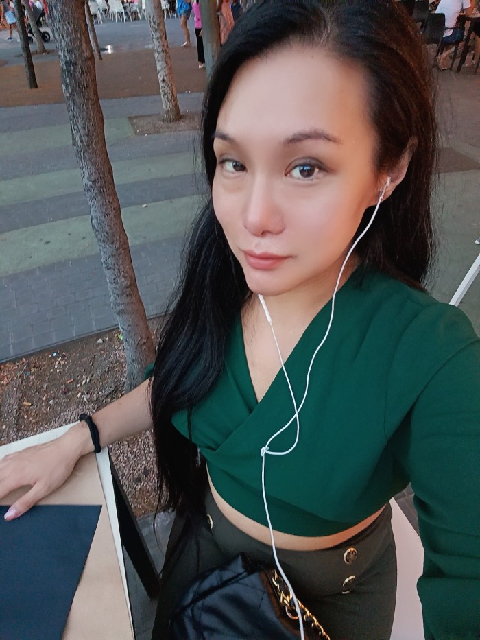 La emperatriz del sexo lista para hacerte compañía