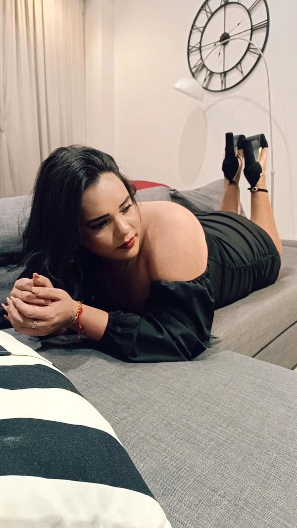 Latina caliente viciosa y super morbosa