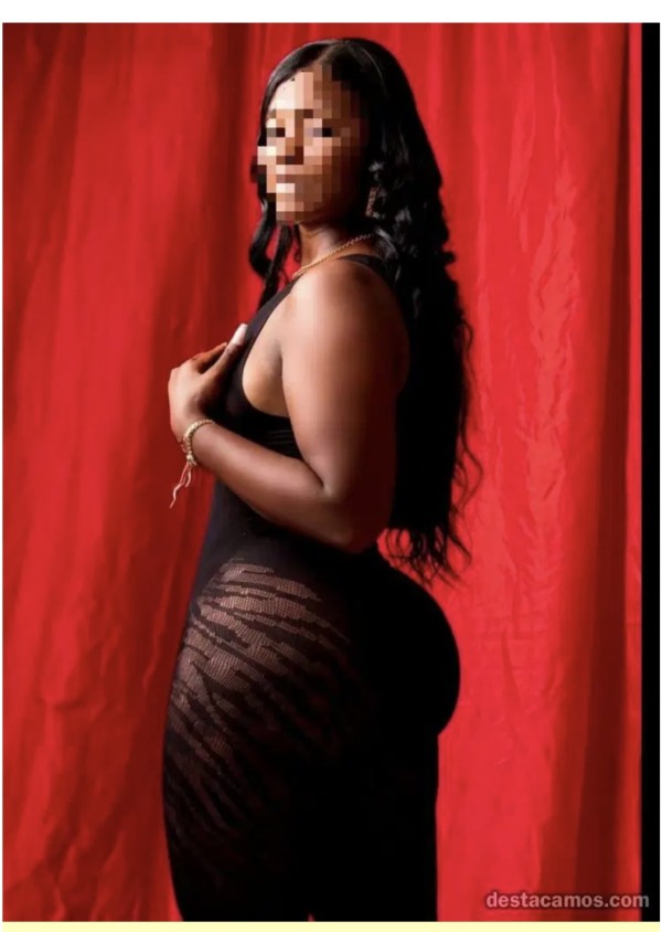 Melissa linda morena dispuesta a satisfacerte