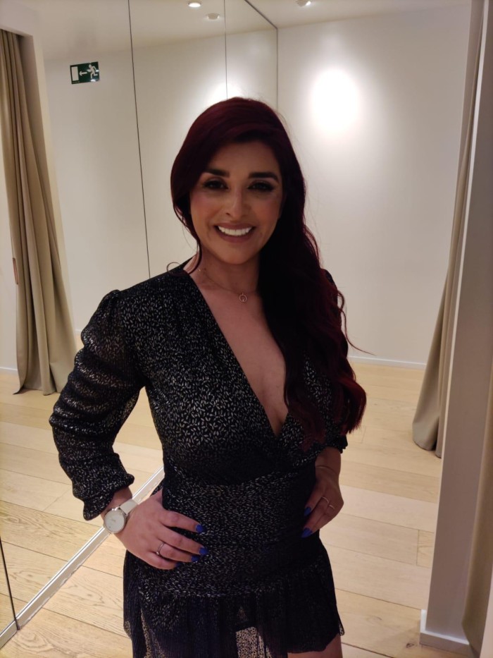 Chica argentina pelirroja dispuesta a todo