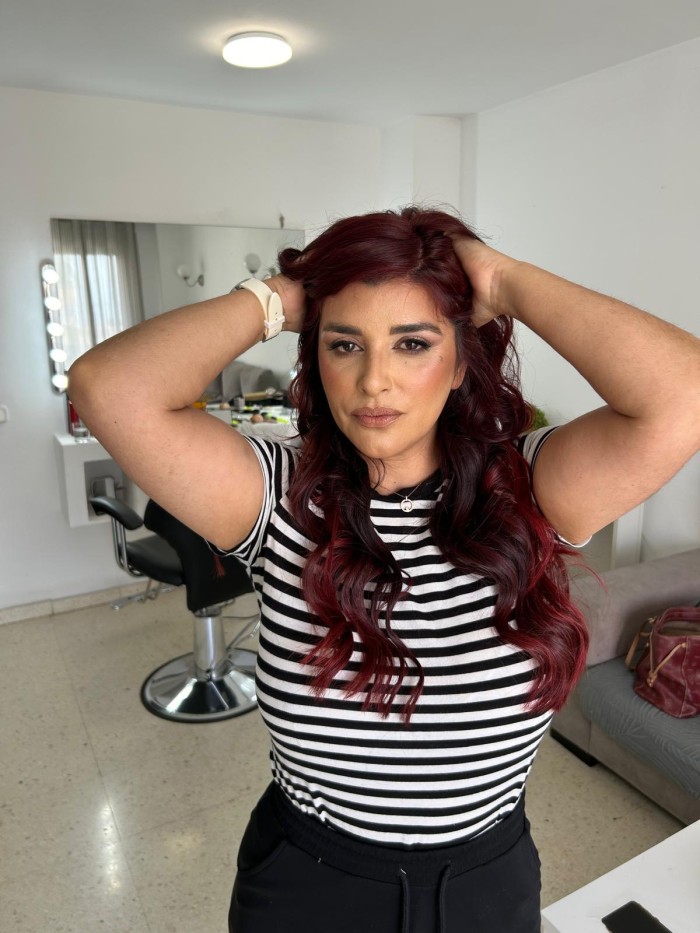 Chica argentina pelirroja dispuesta a todo