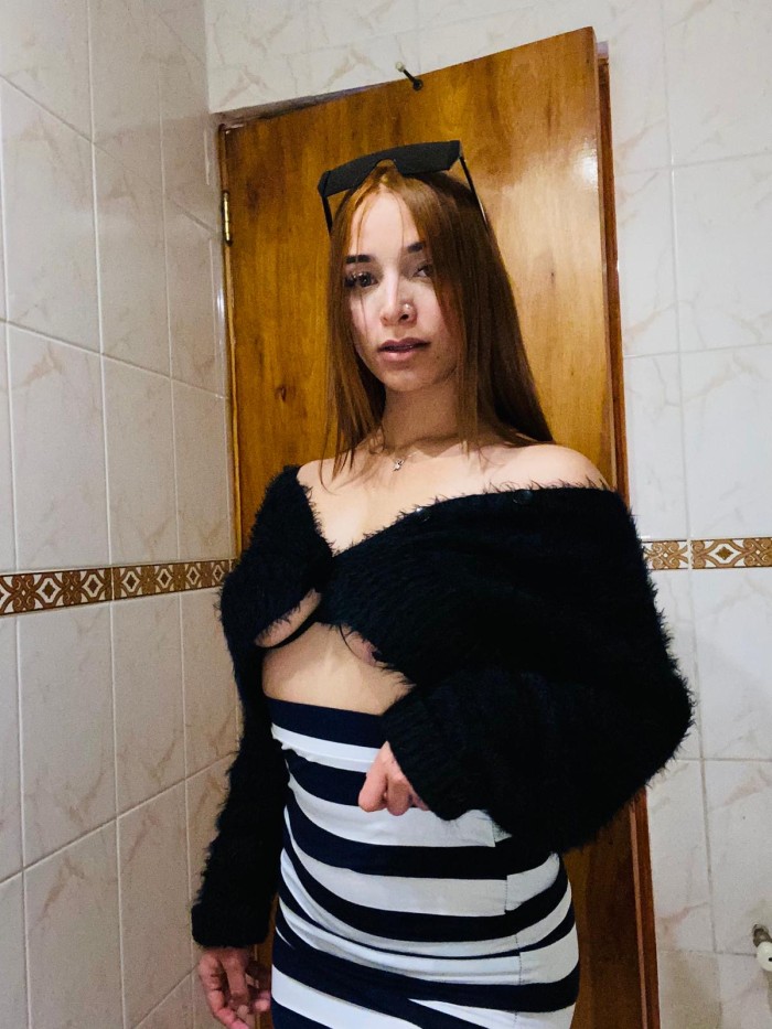 Colombiana pelirroja muy dulce – Metro Peñagrande