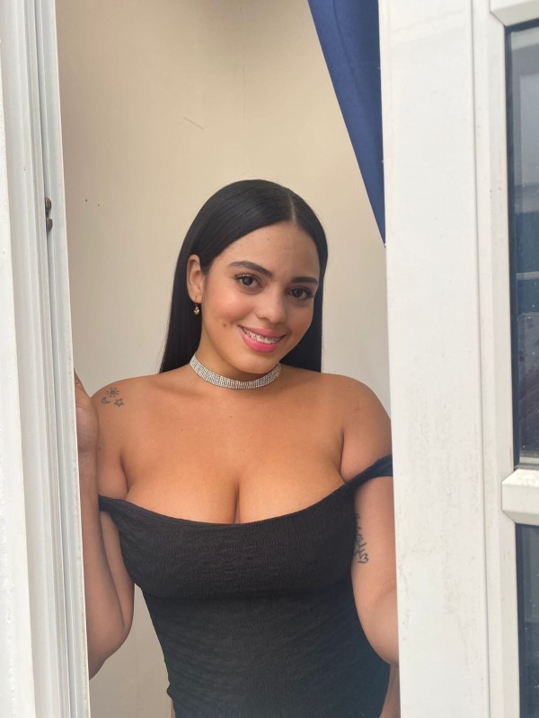 Lucia joven 19 años Noches de magia