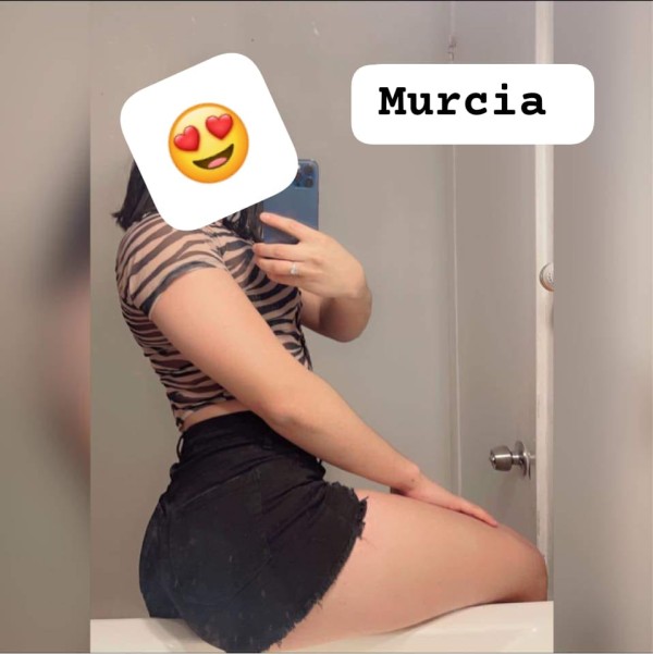 Tú zorrita caliente 24 horas