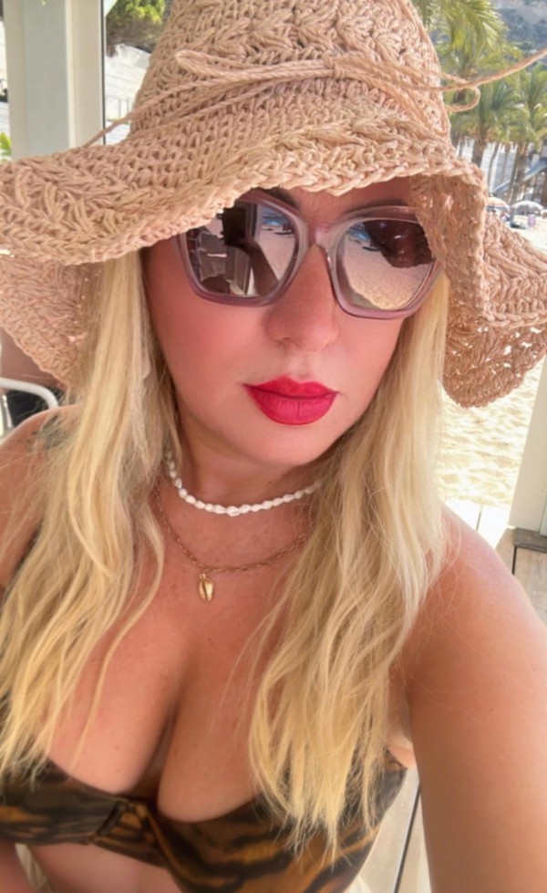 VEN Y DISFRUTA CON MI EXCELENTE COMPAÑÍA ULTIMA SEMANA…ANDORRA