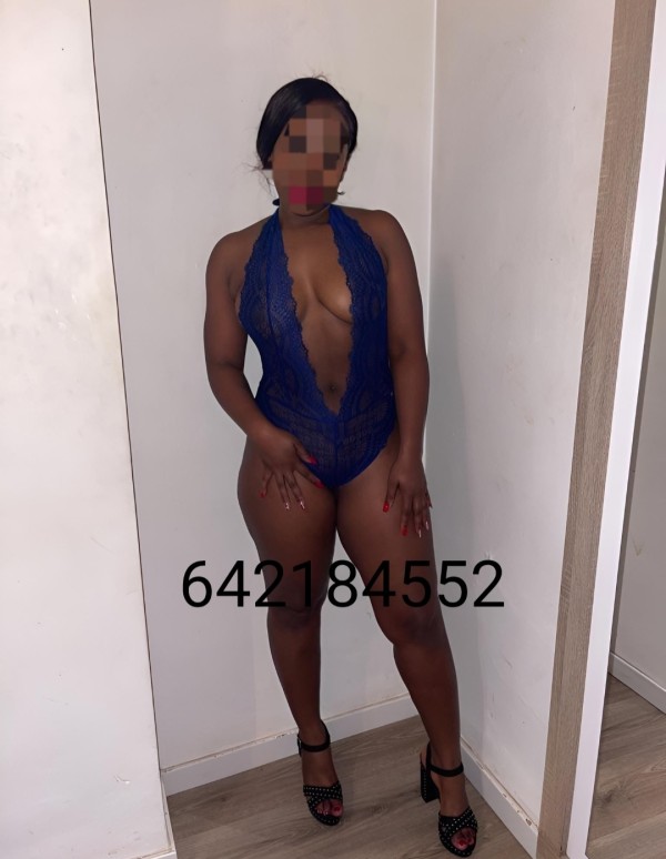 NOVEDAD ORIHUELA LATINA GUAPA CON CUERPO DE GUITARRA