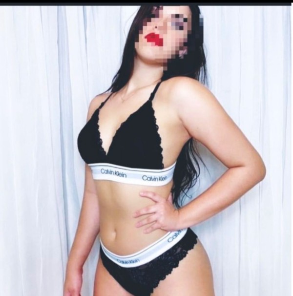 Joven atractiva recién llegada 24 horas activa salidas