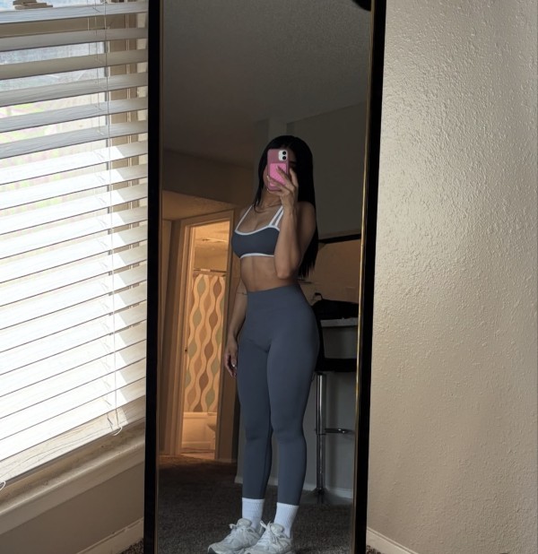 Andrea Venezolana Cachonda y guapa Chica XXX jovencita Atrevida