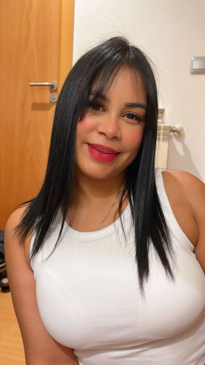 EXQUISITAS MAMADAS A PELO SALIBOSA FIESTERA