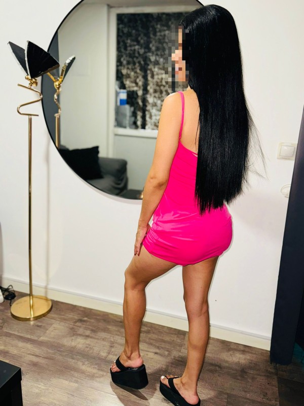 CHICA DE LUJO MUY CACHONDA Y DECIDIDA