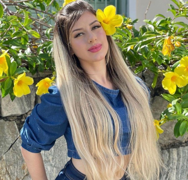 Joven brasileña independiente