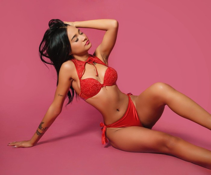 Visita la web, verás a las chicas que te esperamos