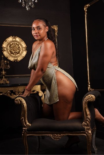 LATINA ATREVIDA CARIÑOSA