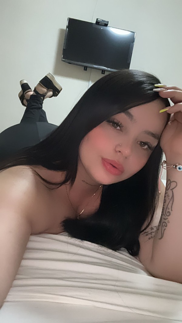 Culona Juguetona y Complaciente