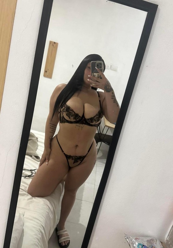 Culona Juguetona y Complaciente