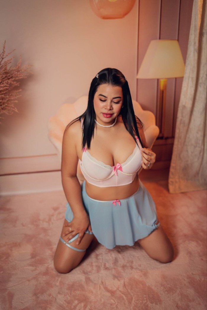 LATINA CON GANAS DE FIESTA MORBOSA JUGUETONA