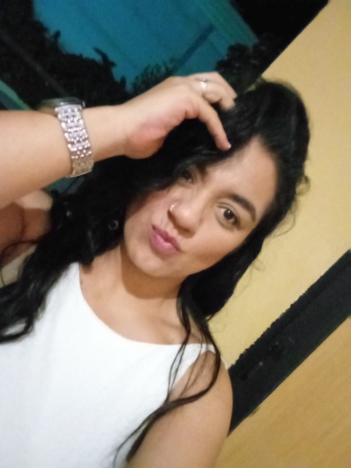 HELEN EXÓTICA Y BELLA MORENA