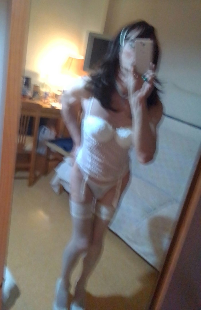 TRANS DELGADITA FEMENINA SEXY