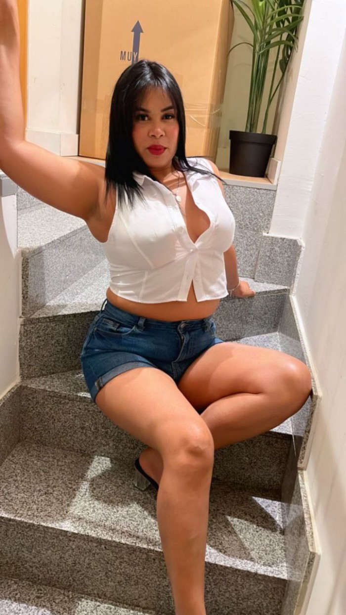 VEN O VOY TE COMERE LA POLLA MUY RICO FIESTERA