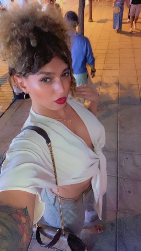 Dulce chica transexual súper discreta Mís fotos son reales 100%