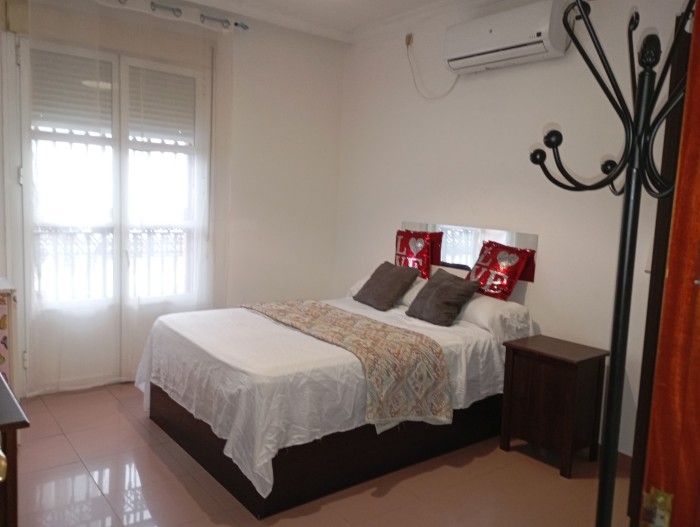 CASA EN SEVILLA CENTRO ALQUILA HABITACIÓN