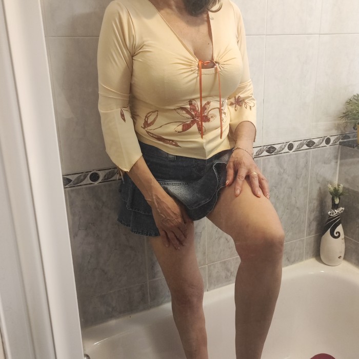 Madurita morbosa y muy guarrita para sacarte toda