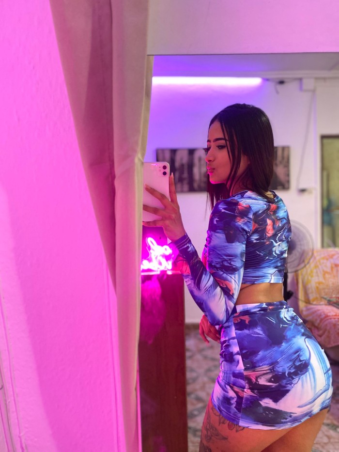 JOVENCITA TRAVIESA Y COMPLACIENTE EN COLLBLANC