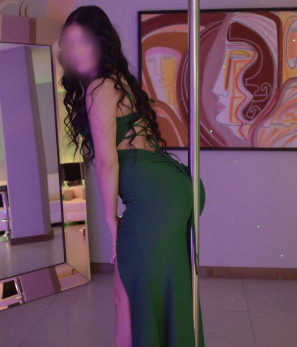 Soy Sara, elegante, jovencita, cariñosa y otra cosa que te dejo descubrir