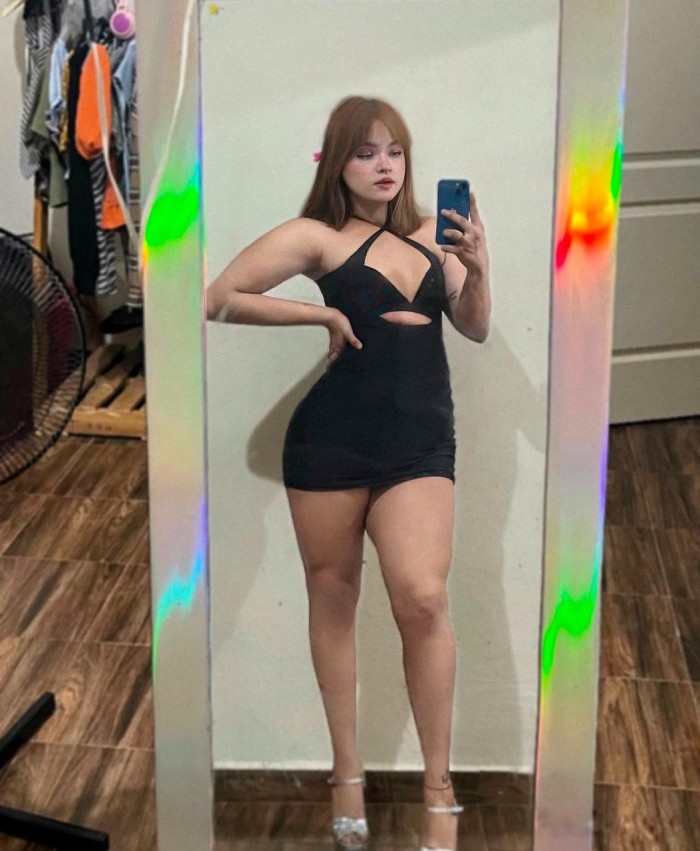 Tu chica trans recién llegada a España Fiestera