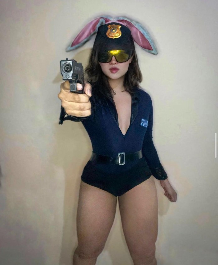 Tu chica trans recién llegada a España Fiestera