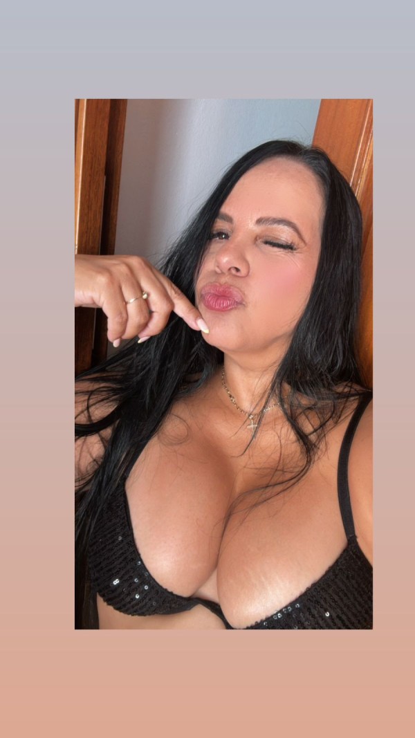 Colombiana muy explosiva con mucho aguante viciada