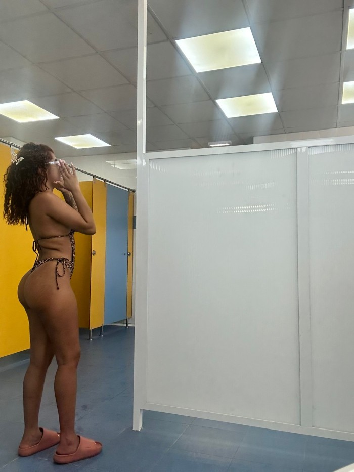 Jovencita latina muy cachonda en Alzira