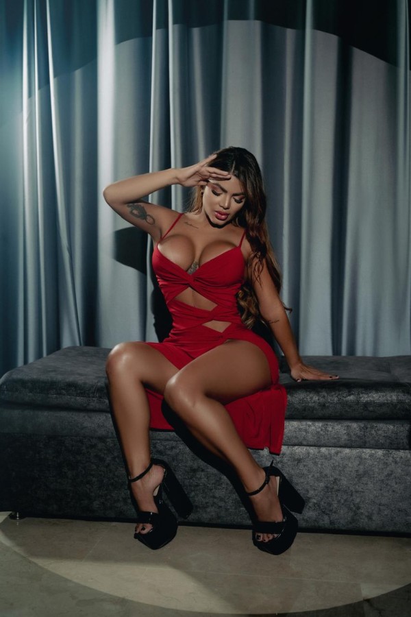 EMILIANA 665152771 RUBIA COLOMBIANA ARDIENTE RECIEN LLEGADA A BENALMADENA