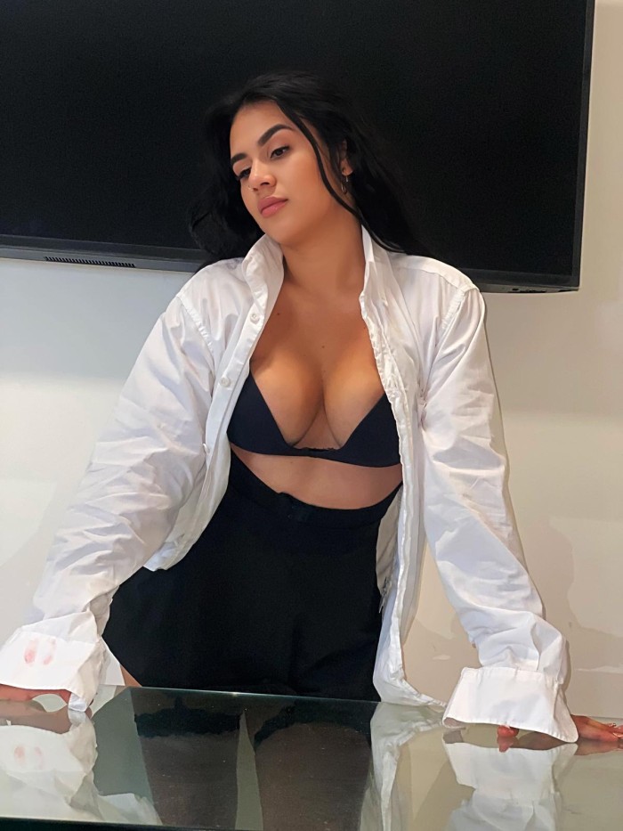 Colombiana muy guapa y con ganas de buen sexo