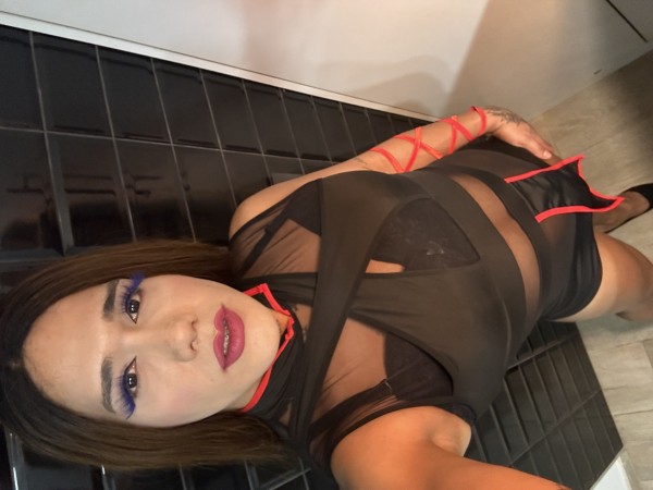 COLOMBIANA DE 25 AÑOS MUY FIESTERA Y CAÑERA