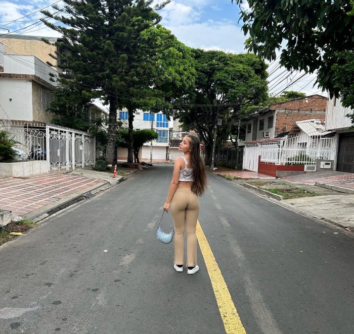 Colombiana joven muy cachonda – Torre del Mar