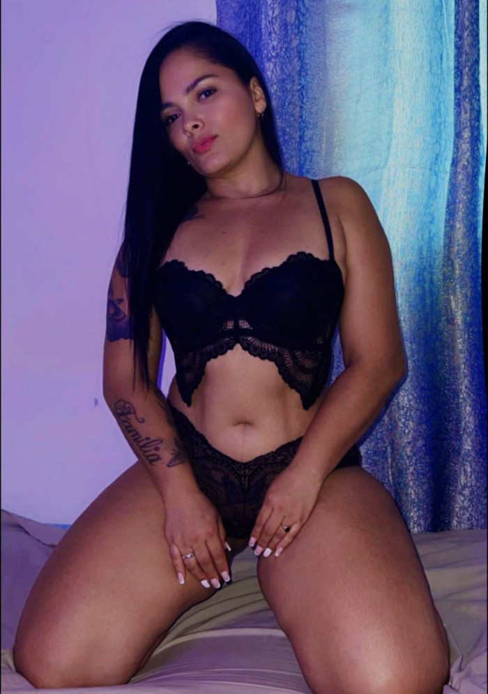 Colombiana muy bonita y decidida en Usera