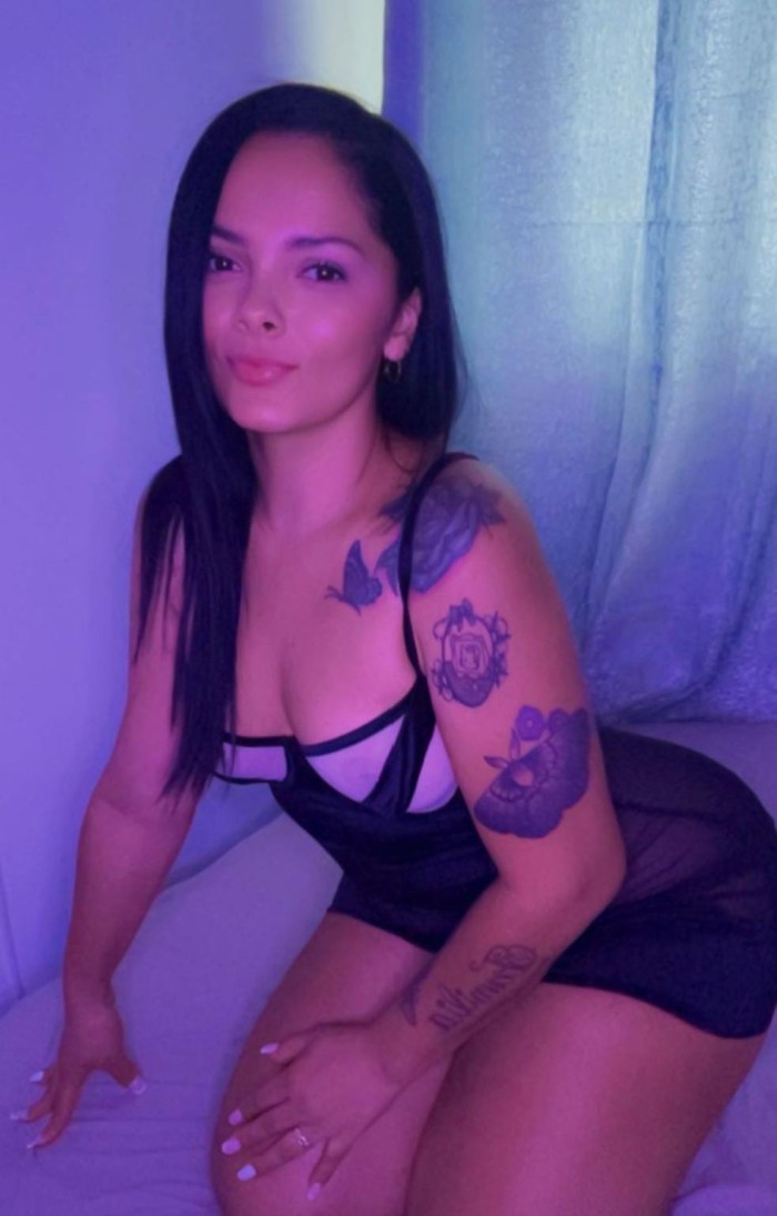 Colombiana muy bonita y decidida en Usera