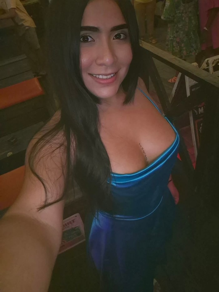 Hermosa latina super hot (VIA JULIA)