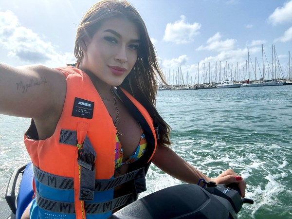 ANAHI RUBIA EXÓTICA PORNO ACTIVA PASIVA  INSTAGRAM anahi_romero1994