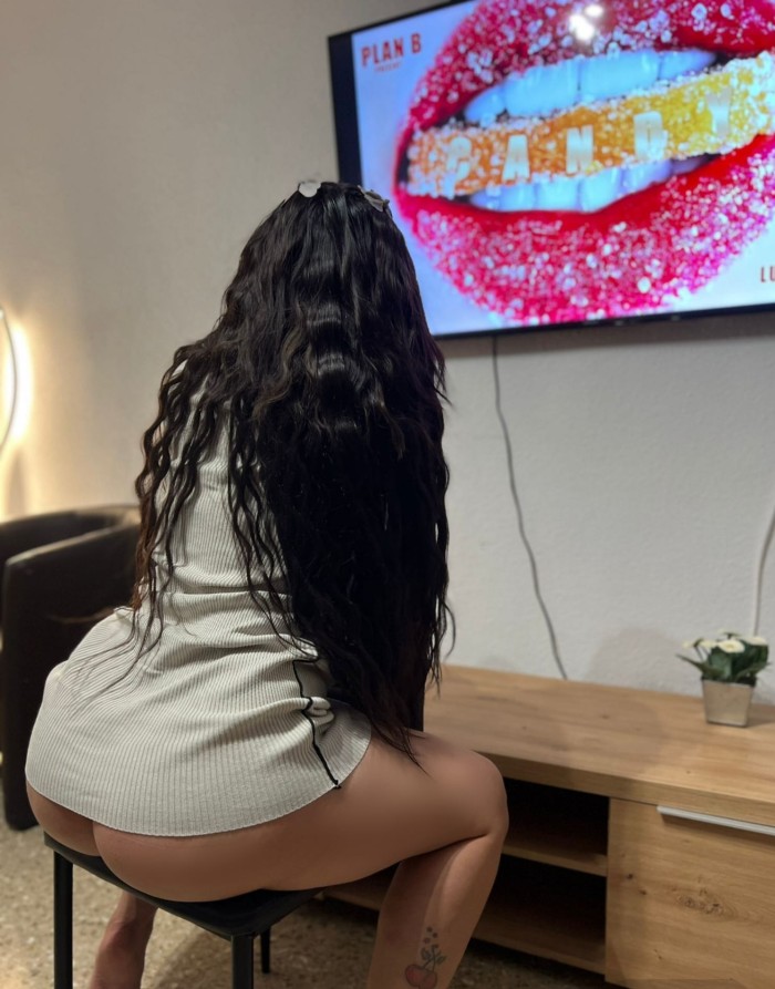 Andreina tu culona preferida griego a tope