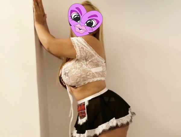 Chica masajista guapa y divertida