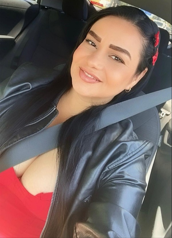 ATRACTIVA Y MUY CARIÑOSA***ADARA**